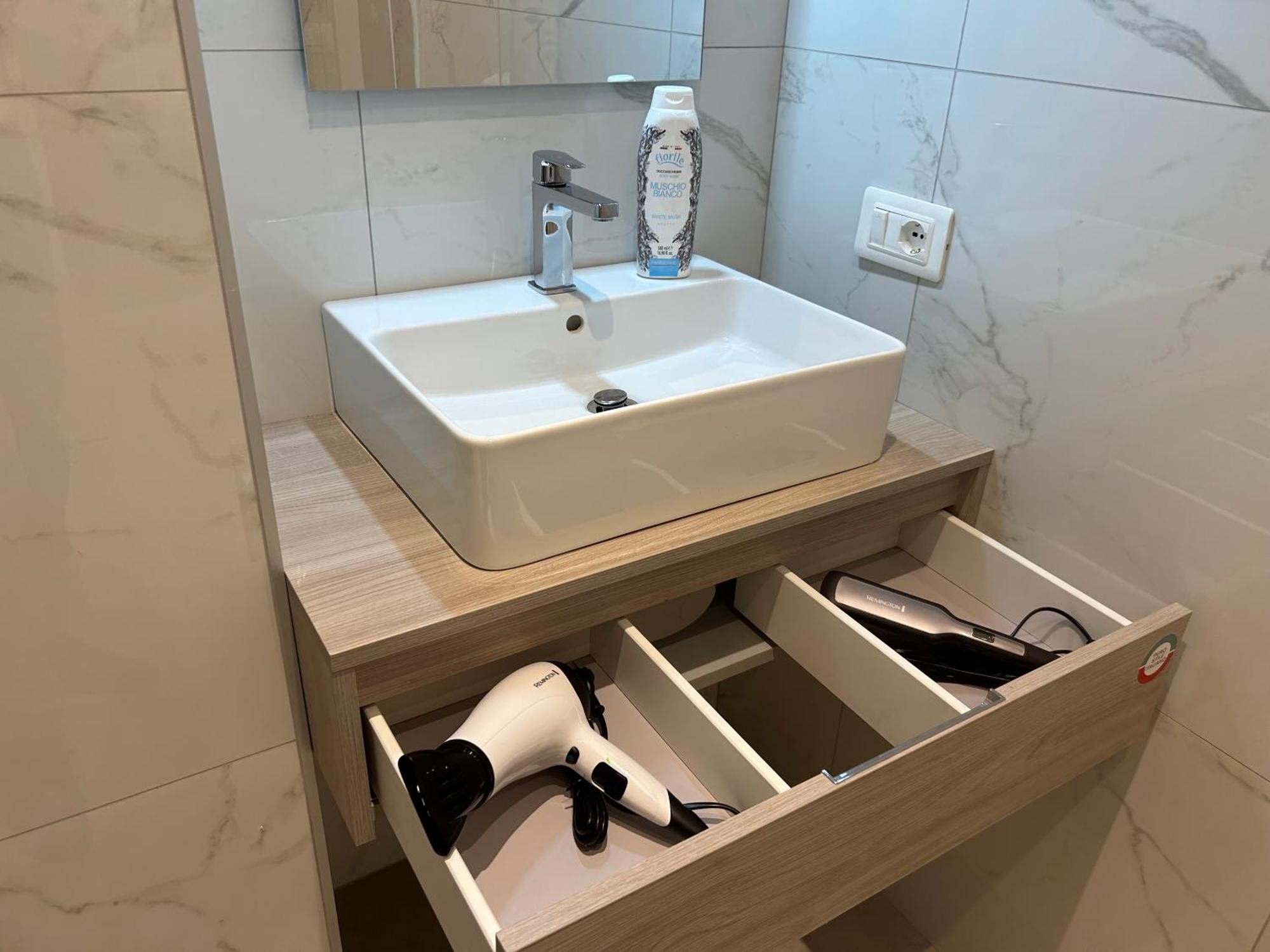 Valverde Apartment And Rooms Verona Bagian luar foto